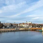 River View Terrace With Ac & Parking By Renters *